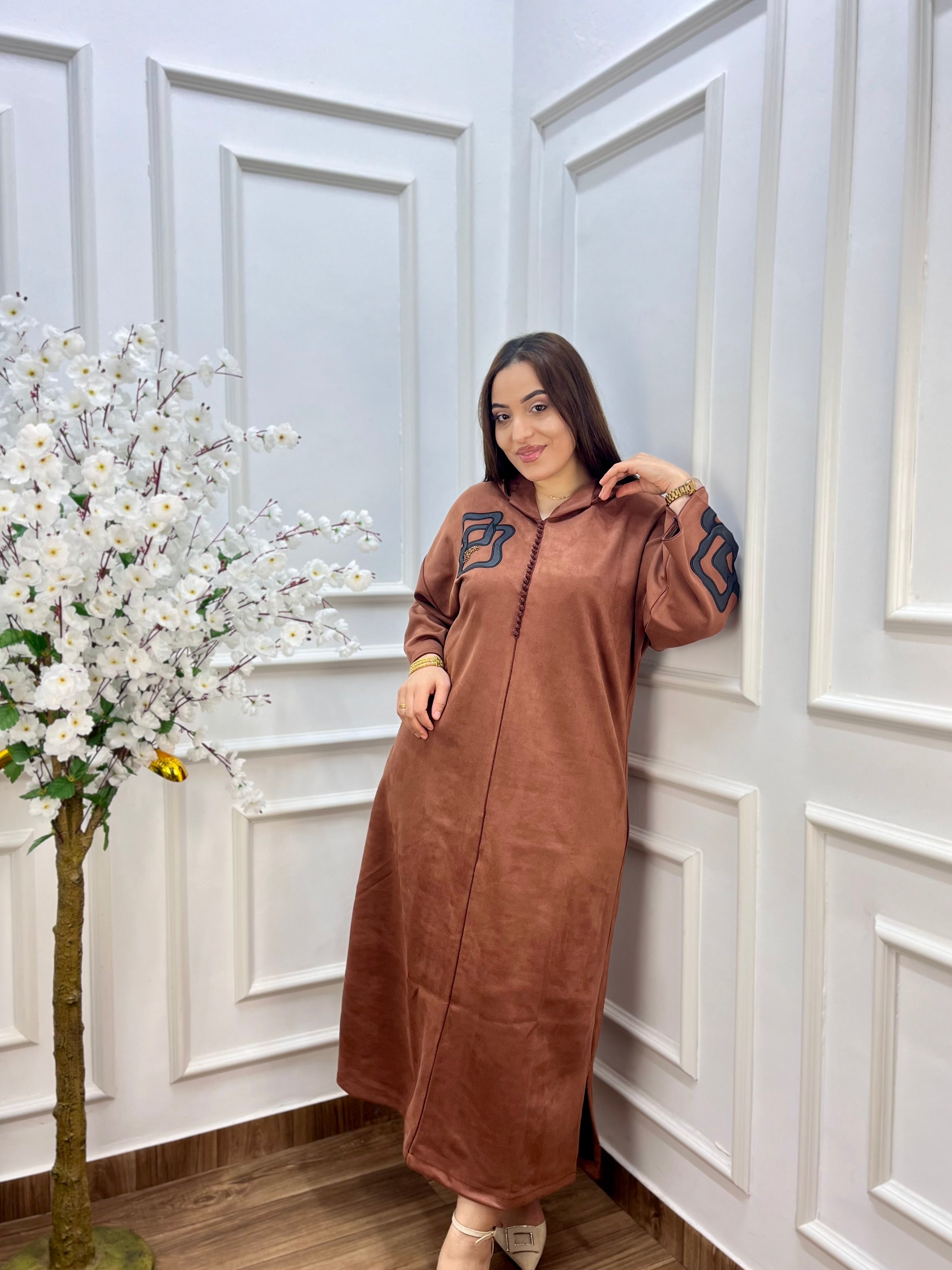 Jelaba Marroquí Moderna – Disponible en España